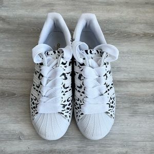 Adidas shoes - great condition